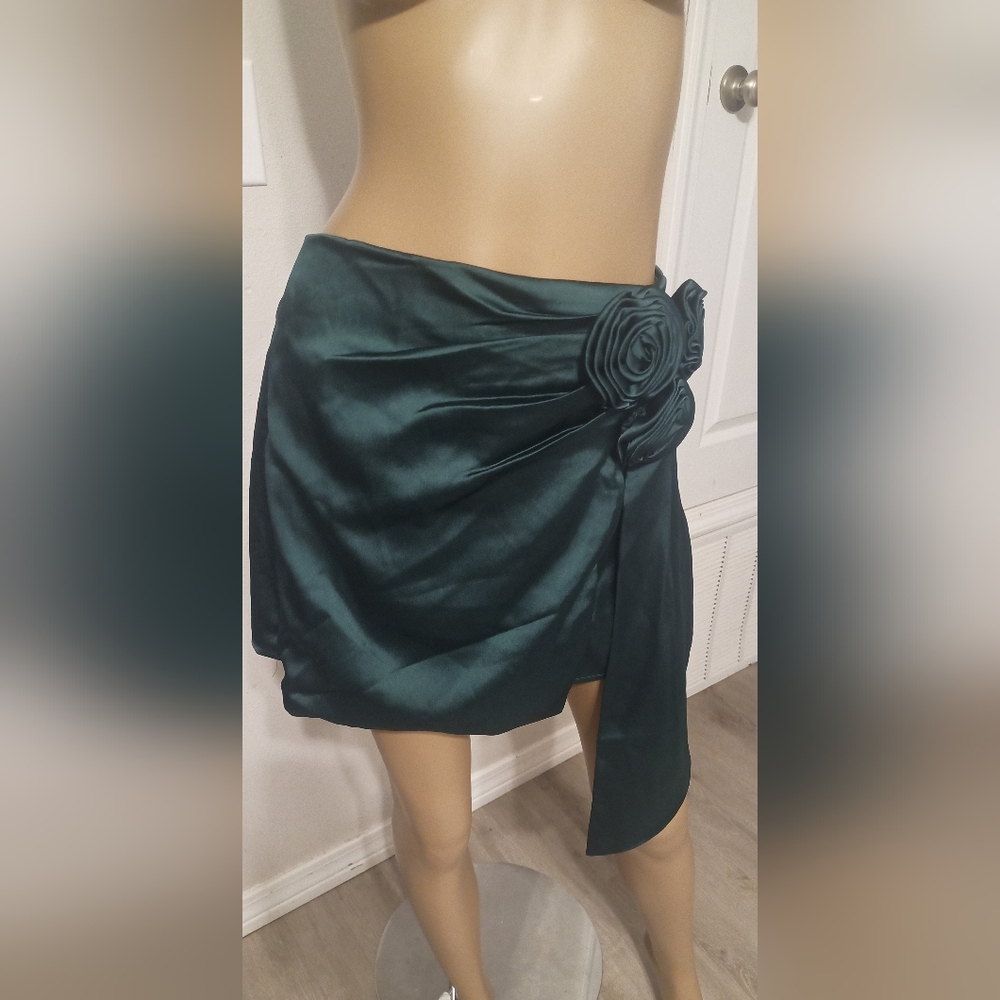 Elegant Green Satin Skirt with Floral Detail